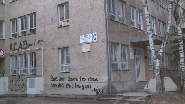 Vandalizmus v budove zubárov