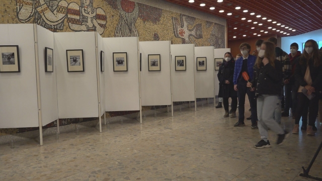 Hrdinovia zachytení objektívom fotoaparátu