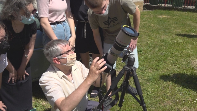 Čiastočné zatmenie Slnka sme pozorovali aj v Senici