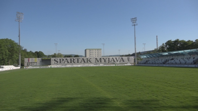 Poslanci zahlasovali za prevod akcií spol. Spartak Myjava