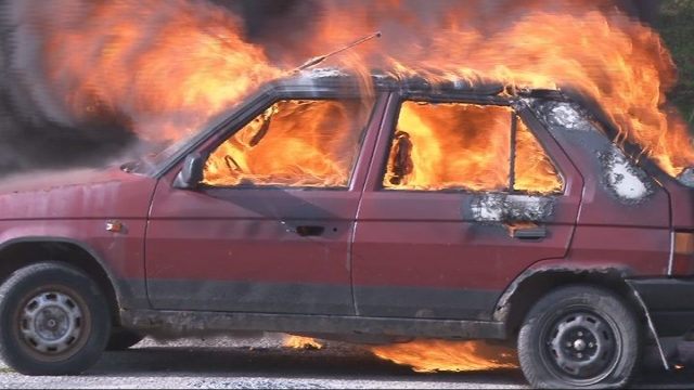 V Brezovej horelo auto
