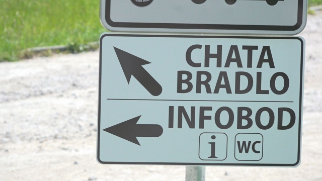 Mesto osadilo infotabule na Bradle a k rozhľadni Klenová
