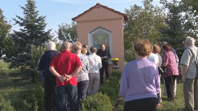 Dobrovoľníci zrevitalizovali kaplnku na Kaplinskom poli