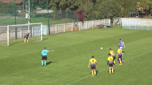Futbalové mužstvá Bradlanu opäť bodovali naplno