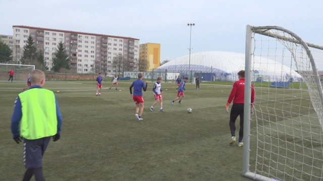Futbalová mládež Senica naplno trénuje a chystá aj niečo nové