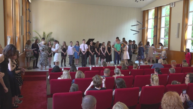 Medzi absolventov ZUŠ Senica sa zaradilo aj 46 absolventov výtvarného odboru