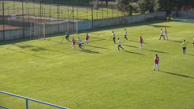 FK Bradlan v prvom súťažnom zápase proti Čachticiam